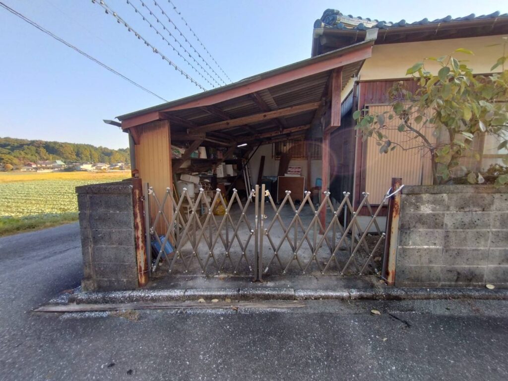 飯塚市 車庫扉取替え 施工前