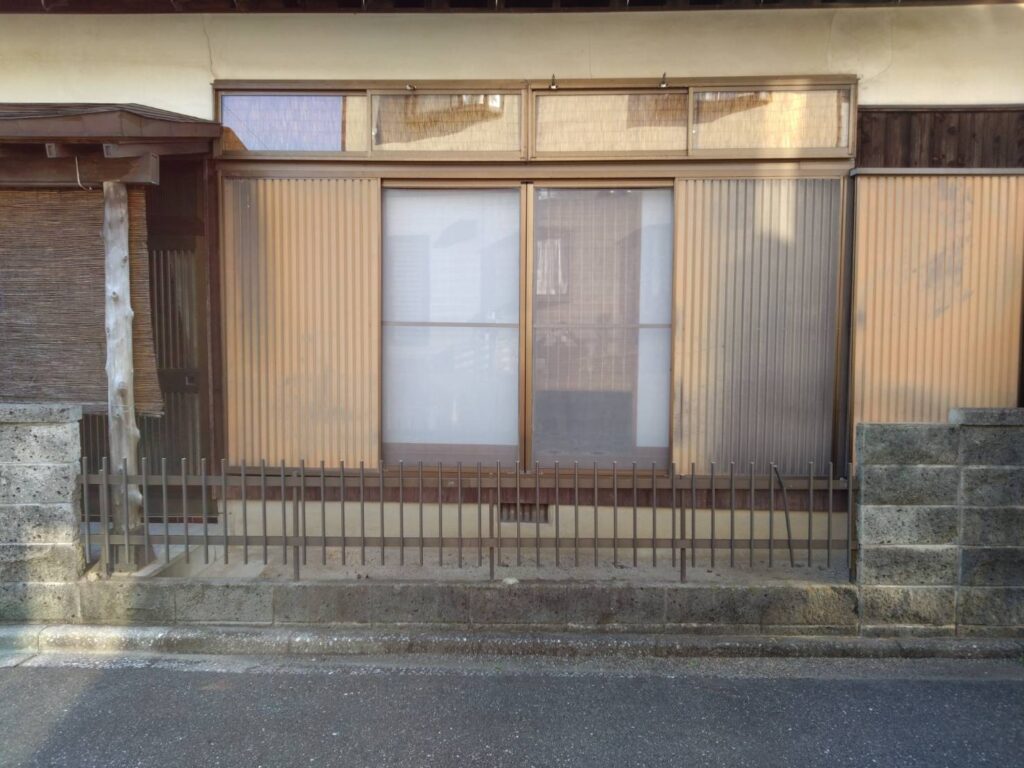 飯塚市 フェンス取替え 施工前