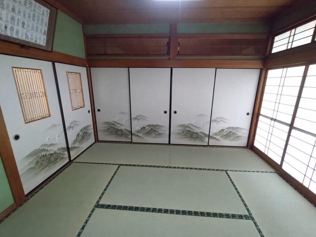 飯塚市 ふすま張替え ツル柄 襖紙