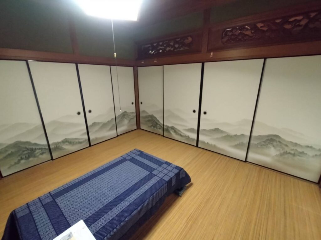 飯塚市南尾 高級襖紙 ふすま張替え